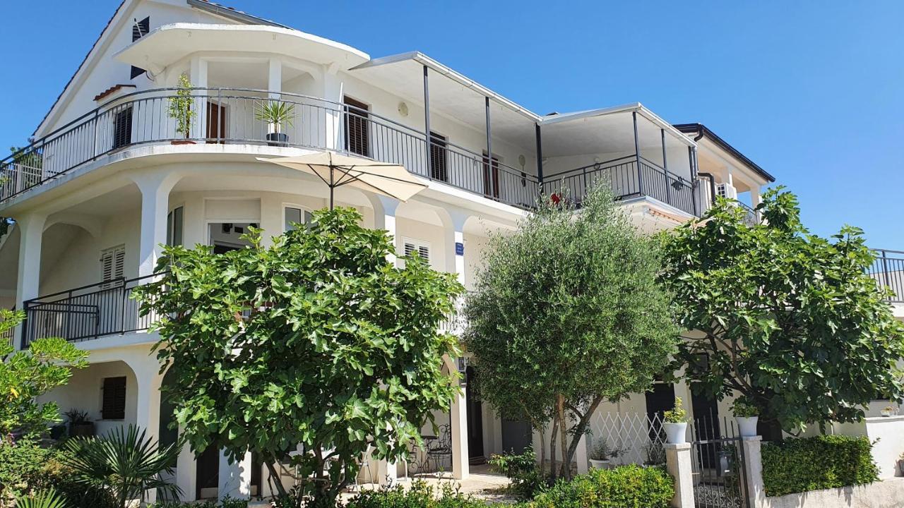 Apartmani Bilandzic-Krk Malinska Exterior photo